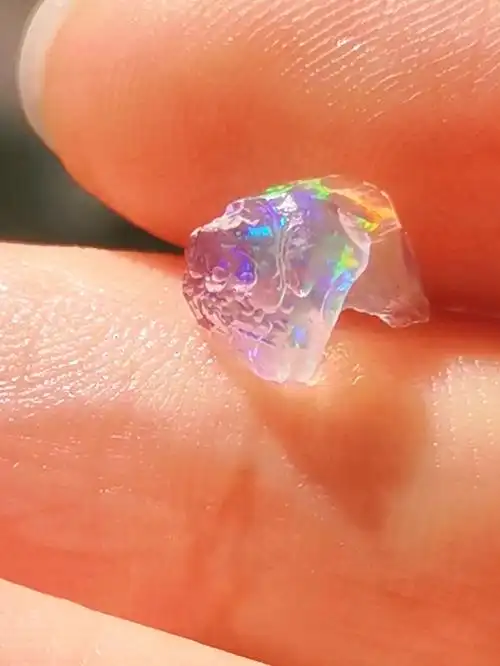 有没有商家可以打磨抛光啊/价格实惠谢谢图一二是沾了水拍的#欧泊