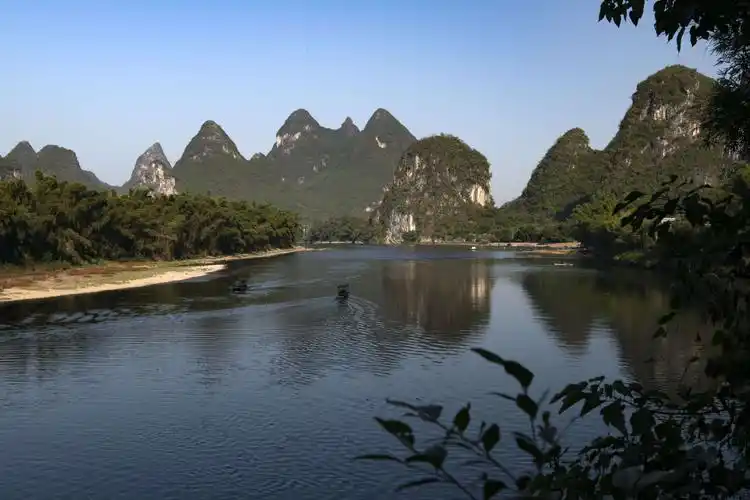 桂林阳朔遇龙河风光