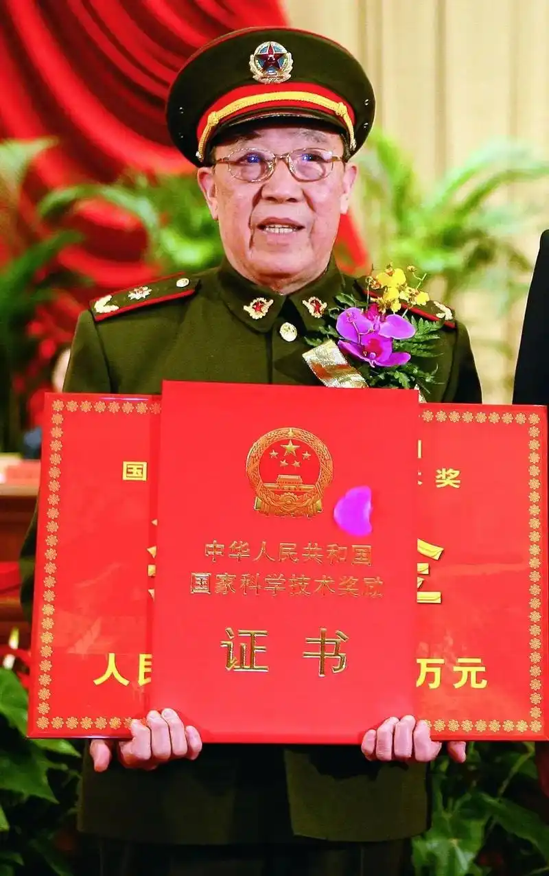 讲述吴孟超的故事之①一张对比照见证他的初心和使命