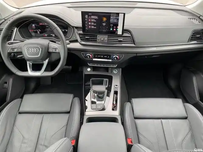 奥迪q5l 2021款 40 tfsi 豪华动感型