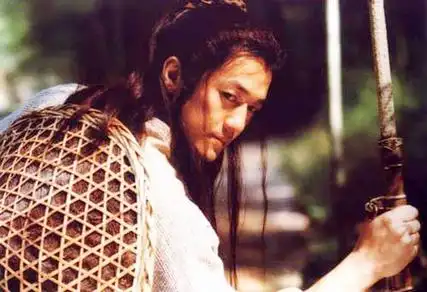 《笑傲江湖》令狐冲打败岳不群,真的是自己厉害?