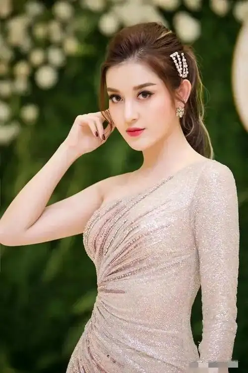 芝芙参加《浪姐4》走红,颜值身材绝世无双,网友:真美(越南明星芝芙)