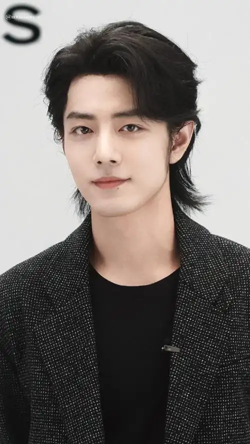 肖战小狼尾微长发和西装好配#寸头干练,狼尾潇洒;短发清爽明朗,撤发