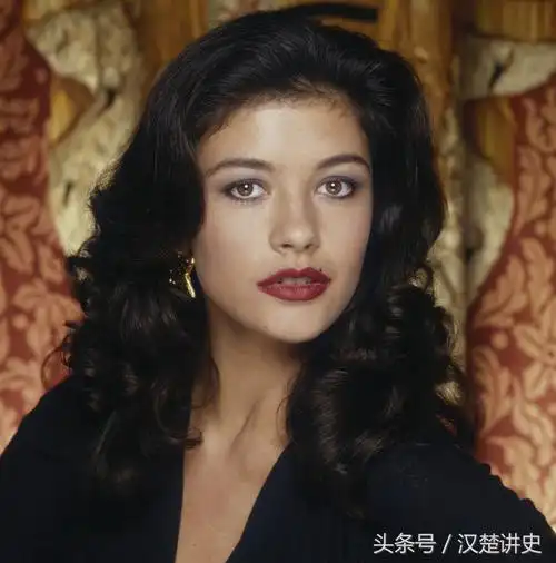 经典美人凯瑟琳泽塔琼斯年轻时的老照片