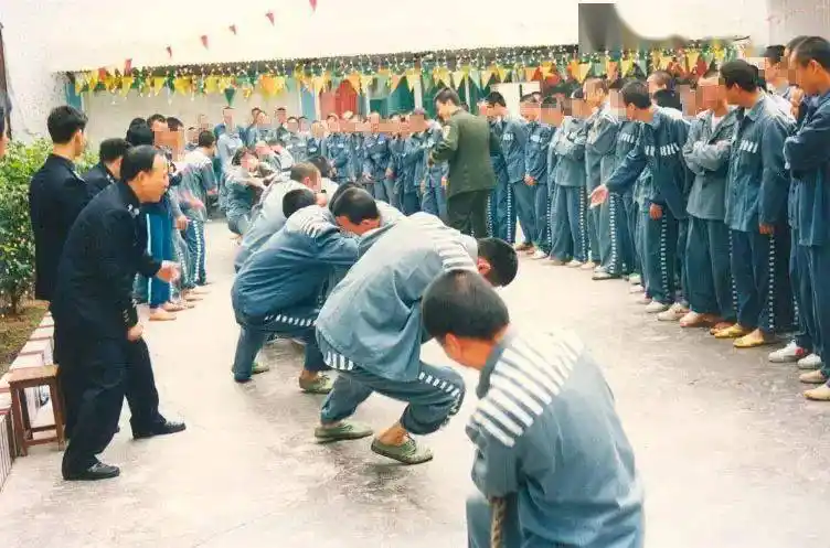 广东监狱新老照片中的年味儿