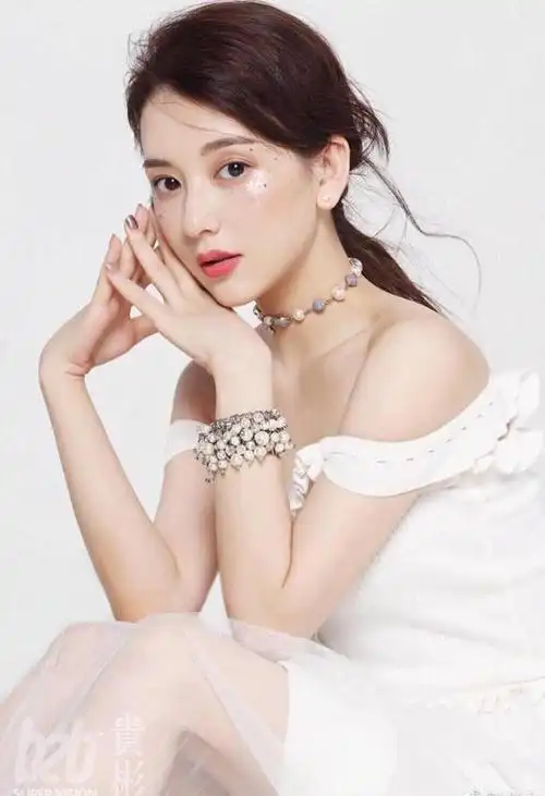 不愧是郭富城老婆饱满有料女人味十足36岁方媛写真赏