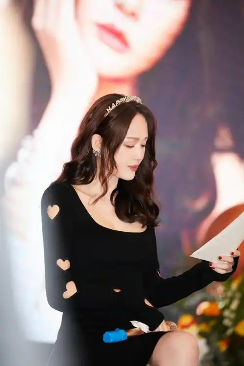 笑语欢声,温馨甜蜜～提前祝全世界最美老板@陈乔恩生日大快乐98