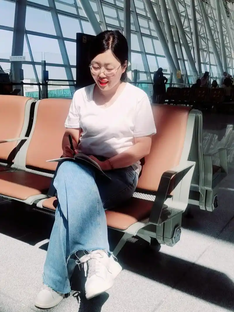 马婷:芳华待灼,在不懈追求中砥砺深耕| 榆法 · 十佳新青年风采_澎湃