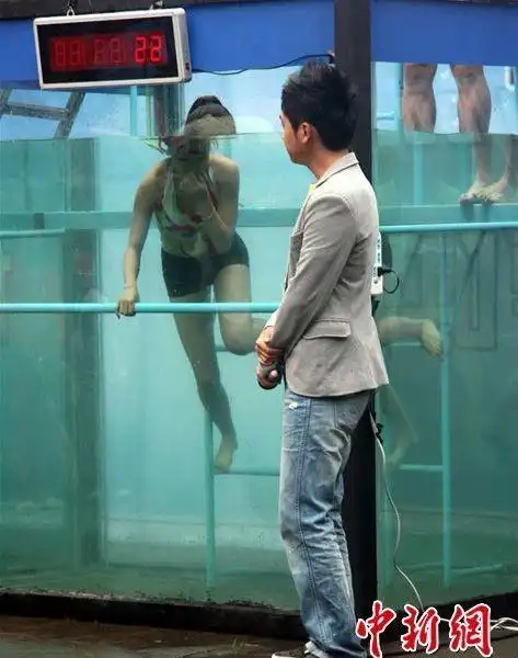 高清深水憋气极限赛冠军20分钟无呼吸