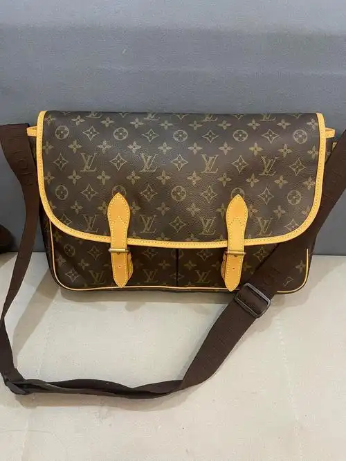 lv老花大号剑桥包男士包