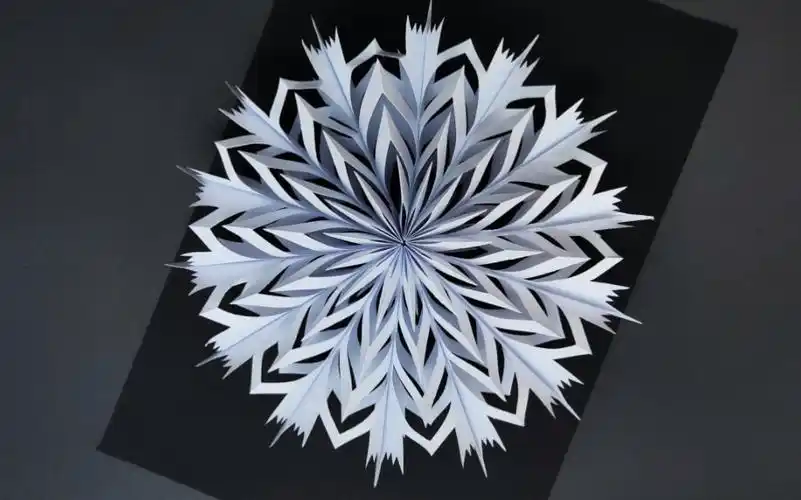 圣诞节快到了,和孩子一起剪朵立体雪花吧,这也太好看了!