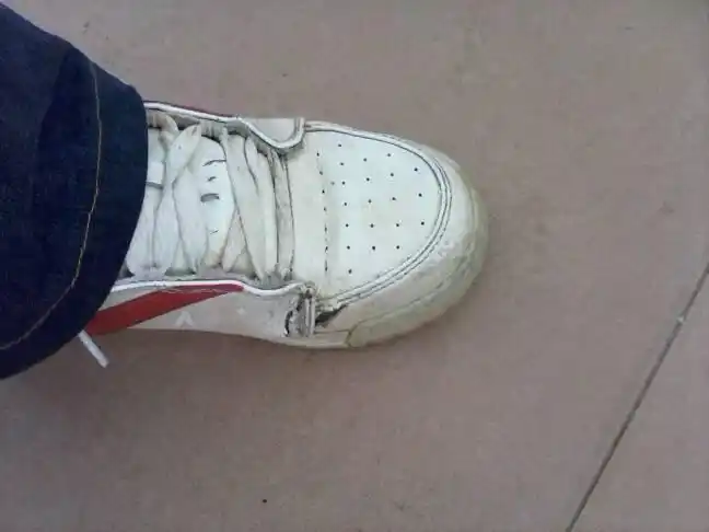 问一下大家鞋子烂了一点你们环穿吗