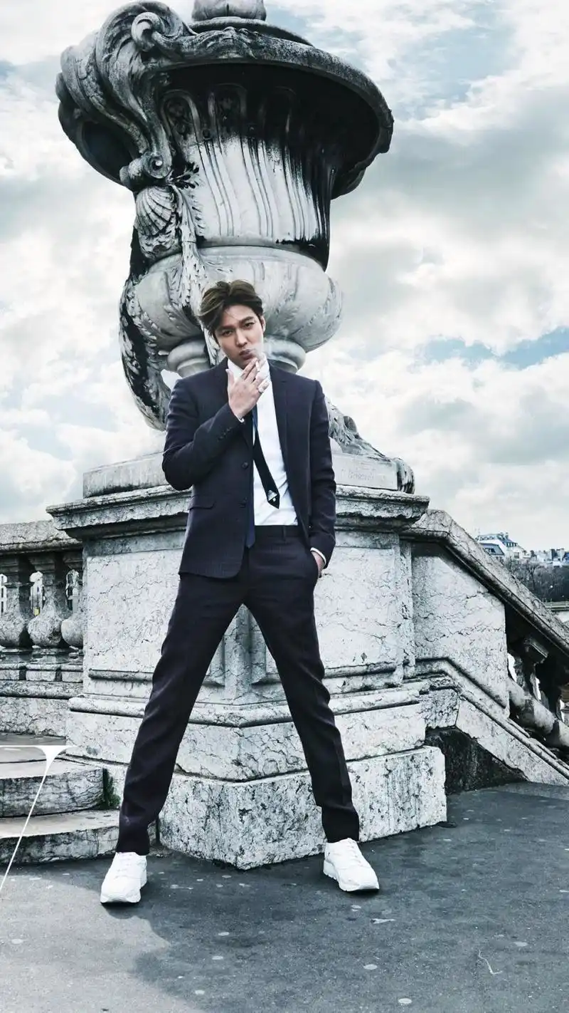 帅气王子李敏镐时尚写真手机壁纸下载