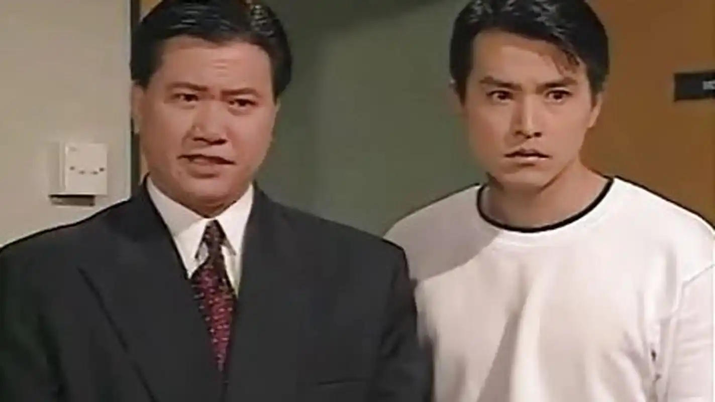 小时候看过一部新加坡剧,剧名叫《一路风尘》,李铭顺,范文芳和万梓良