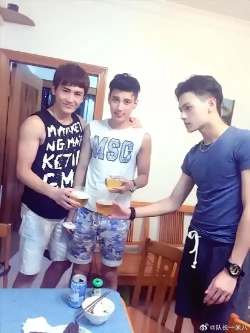 网红大金许凯合照回顾,我怎么记得许凯还和一个女网红有一段爱恨情仇