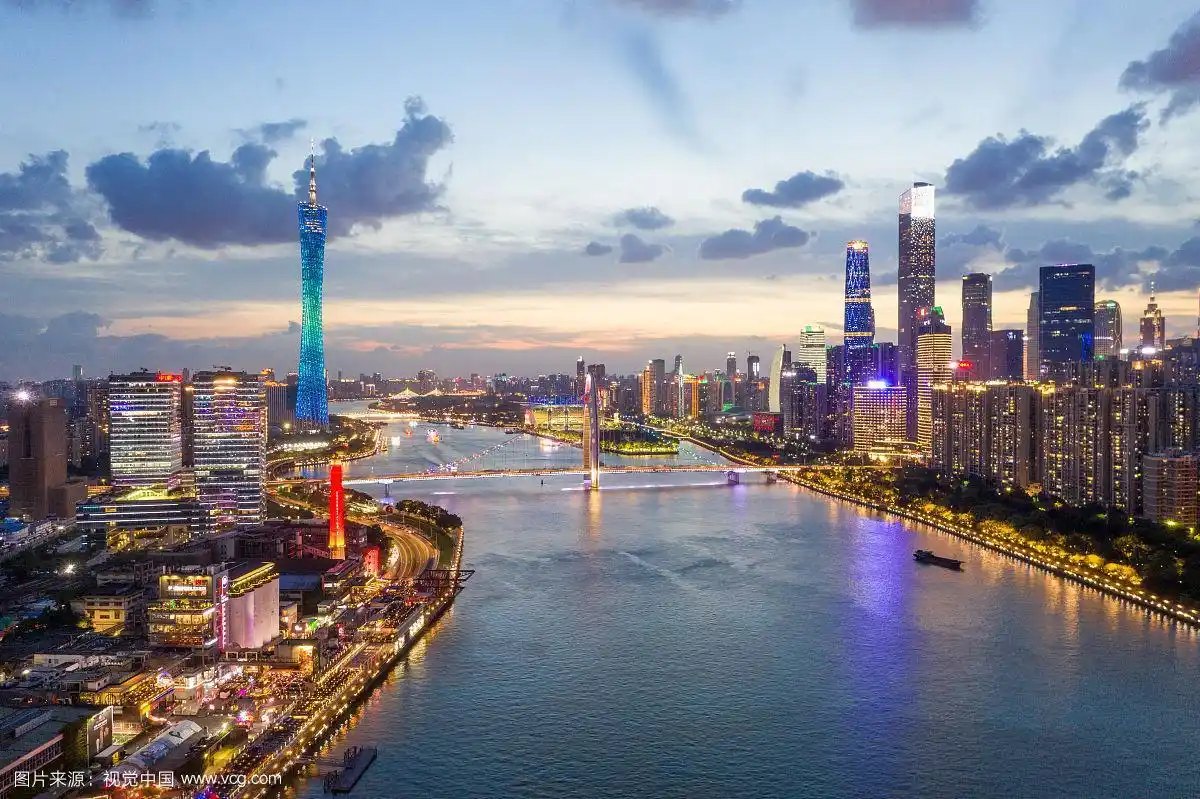 航拍鸟瞰视角广州珠江新城cbd