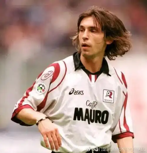 老照片年轻时期的皮尔洛颜值是什么水平