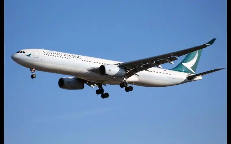 国泰航空a330-300 降落首都机场36l