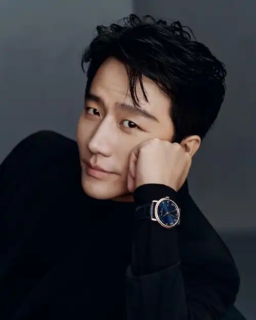 黄轩担任宝珀blancpain品牌大使 诠释尊贵典雅风尚__凤凰网