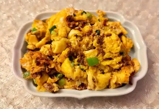 虾酱炒鸡蛋的做法