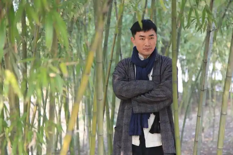 lv">李田野,出生于吉林 a target="_blank" href="/item/四平/475628"