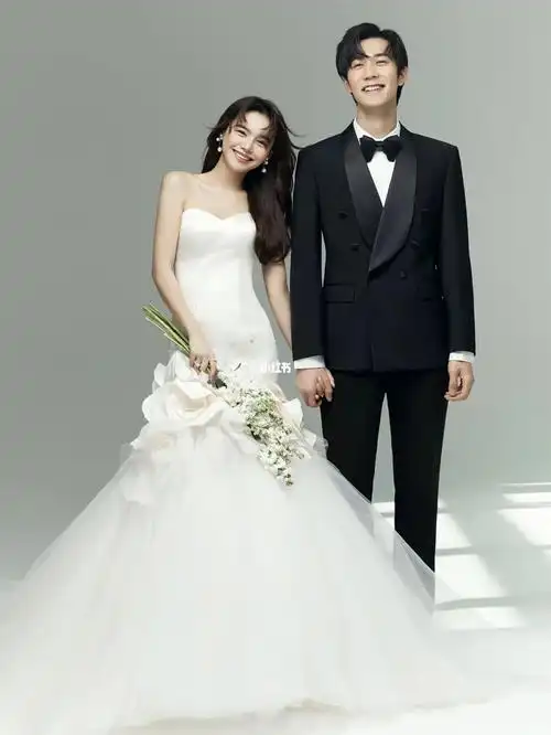 极简单色韩式婚纱照