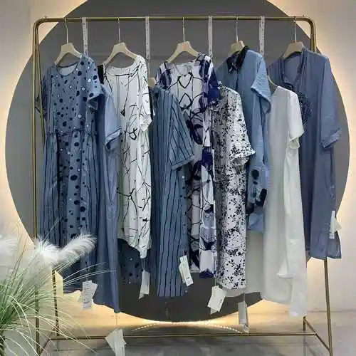 潮牌尾货三彩女装批发货源朗姿库存尾货清仓捡漏杭州四季青服饰夏