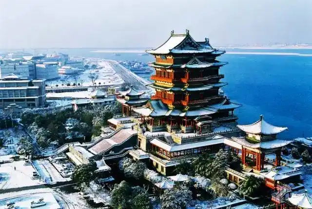 中国有3座滕王阁,最有名的是赝品,被毁28次每次都能重建起来