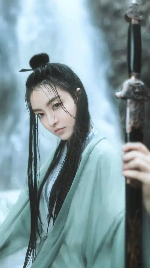 分享古风侠女图,拿去做壁纸吧