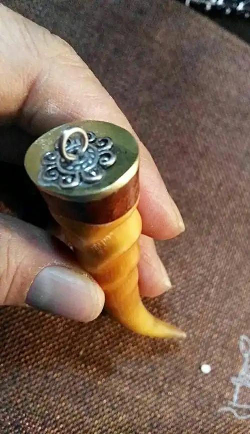 黄羊角挂饰98.60mm