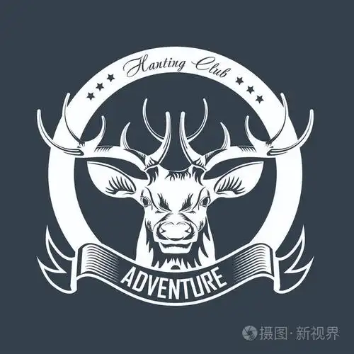 野生麋鹿鹿角的矢量隔离图标和猎人交叉步枪狩猎猎兽公开赛季节徽章或