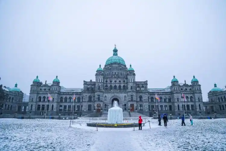 加拿大寒冬卑诗省议会大楼