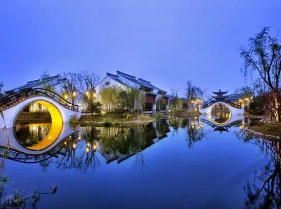 杭州西溪喜来登度假酒店凭借优越的地理环境及完善的管理服务,赢得