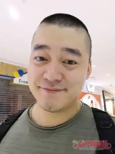 08:19来源:发型师姐编辑:anny 胖长脸男生短发,带出成熟稳重效果造型