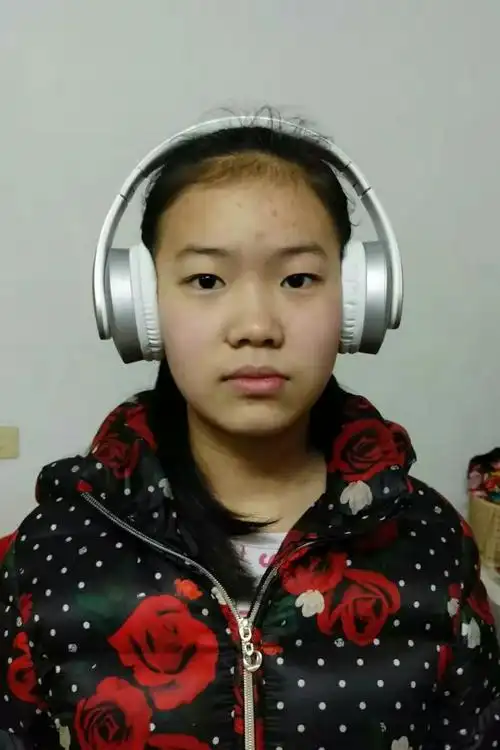 李泓汶   女   11岁   就读于大足区龙岗小学  六年级三班