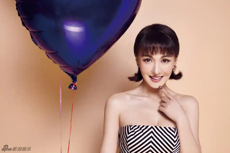 组图:郑亦桐俏皮时尚 展完美身姿秀诱人长腿_高清图集_新浪网