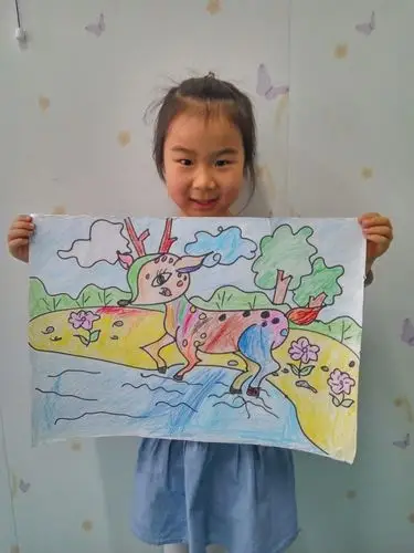 东门幼儿园中班绘画投票比赛开始了