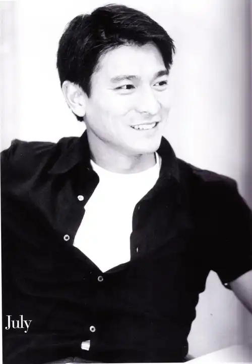 黑白美图#刘德华# ,黑白系列特别有质感,. 来自80年代怀旧狂人 - 微博