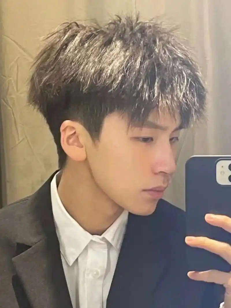 谁烫谁好看的发型 适合发量少细软服帖的男生 烫完增高5cm的发型 北京