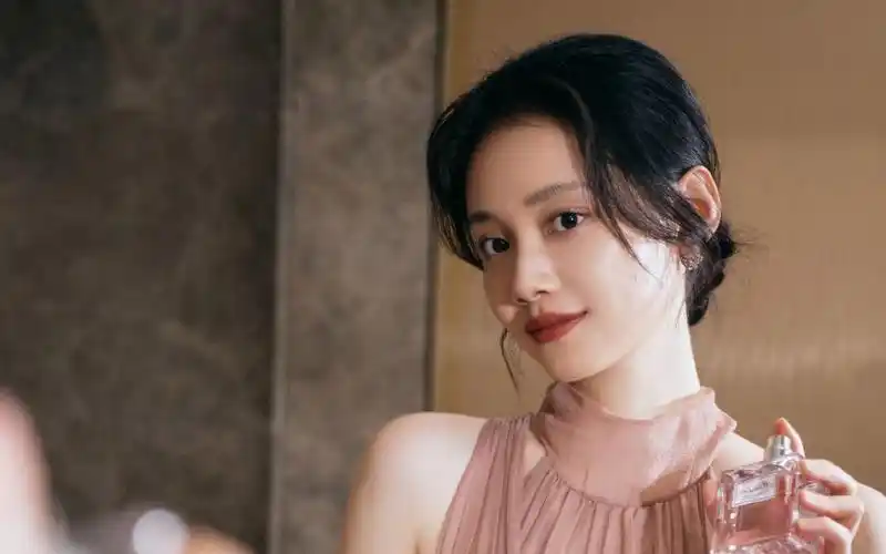 可美可仙可乖 孙伊涵 这次的伊涵很是温婉可人哦!