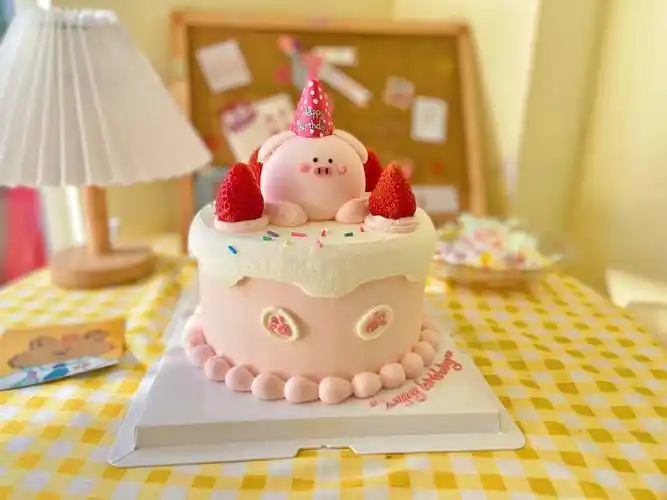 蛋糕6吋哒,超级可爱的猪猪,呆萌呆萌的##猪猪蛋糕  #定制蛋糕  #生日