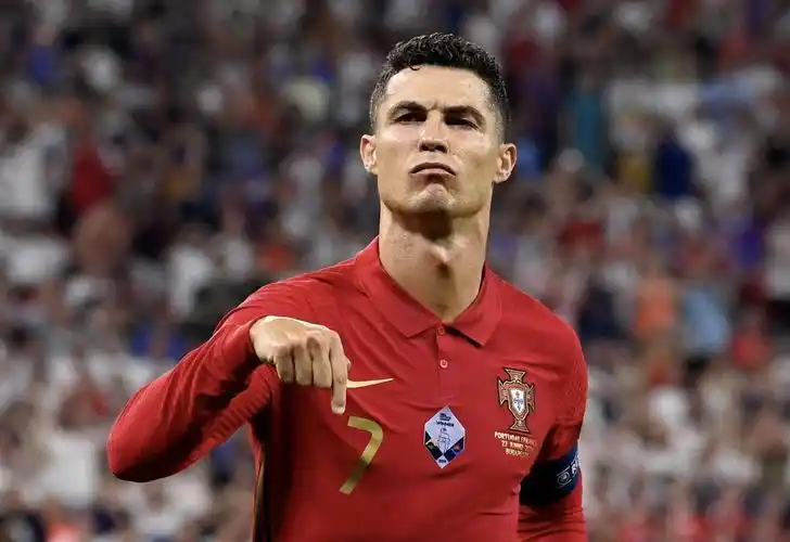 c罗领跑欧洲杯射手榜这位大神领先总裁3球还创欧洲杯纪录