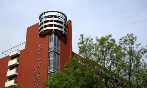 国内的清华大学,北京大学,日本的东京大学,早稻田大学,韩国的首尔大学