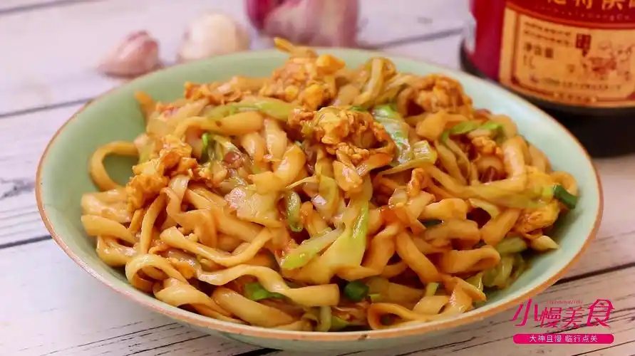 分享家常蛋炒面,比买的还好吃,味道真心不错,推荐给大家!