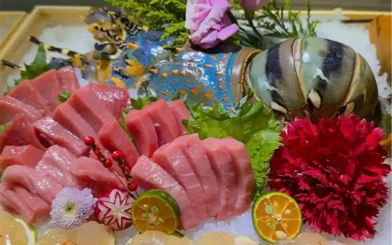 花龙蓝鳍金枪鱼大腩刺身拼盘