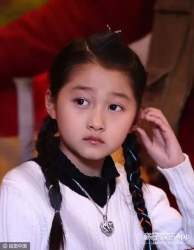 老照片关晓彤童年照片合集每一张都超可爱啊