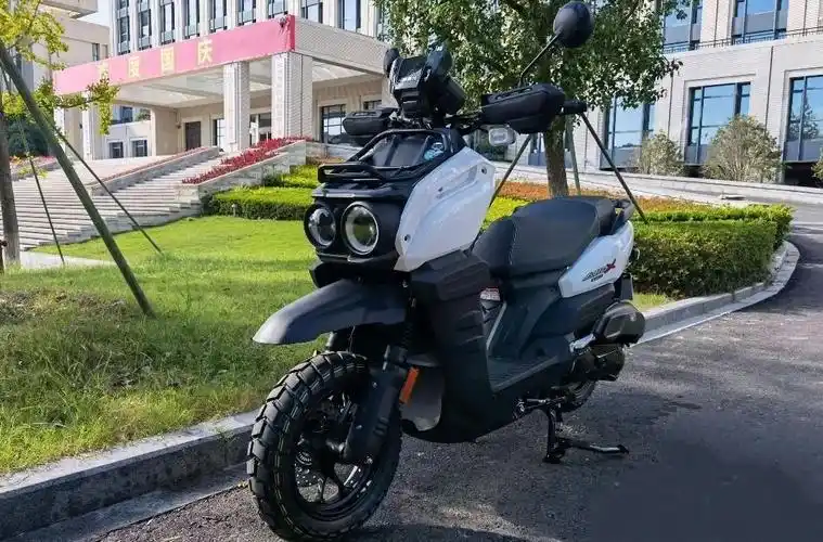 摩友的125南方坦克125摩托车