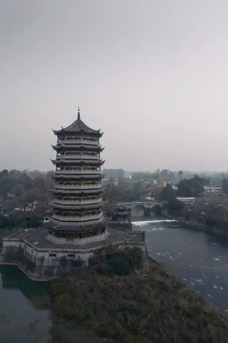 元通古镇.位于成都崇州市的元通古镇,非常不错,历史,人文保留 - 抖音