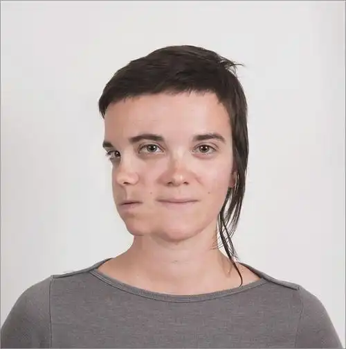 诡异双面表情帝:魁北克摄影师造脸有方