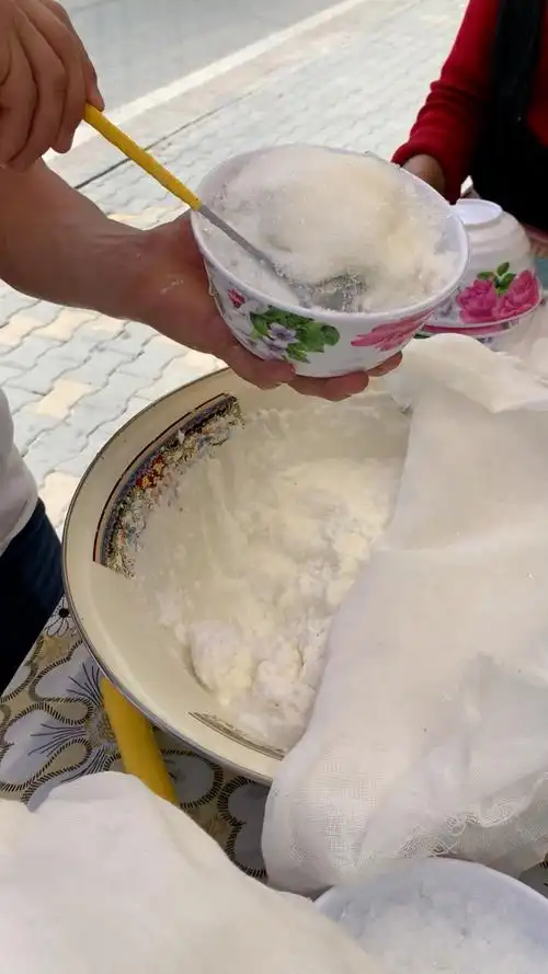 夏天最适合的酸奶刨冰🍧,新疆伊宁很出名的一家